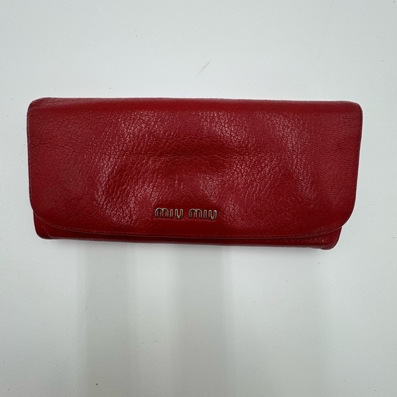 MIU MIU Leather Red long wallet n a detachable ID holder with Chain Like New - Picture 3 of 16